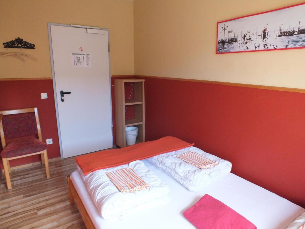 Max Hostel Bonn Buitenkant foto